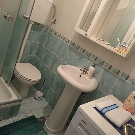 Apartment Apartman Lorenco *